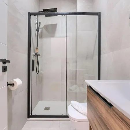 Artekale & Pintxos In Old Town * בילבאו