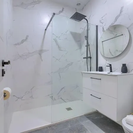 Artekale & Pintxos In Old Town *