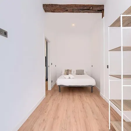 Artekale & Pintxos In Old Town * בילבאו