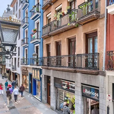 Artekale & Pintxos In Old Town Bilbao